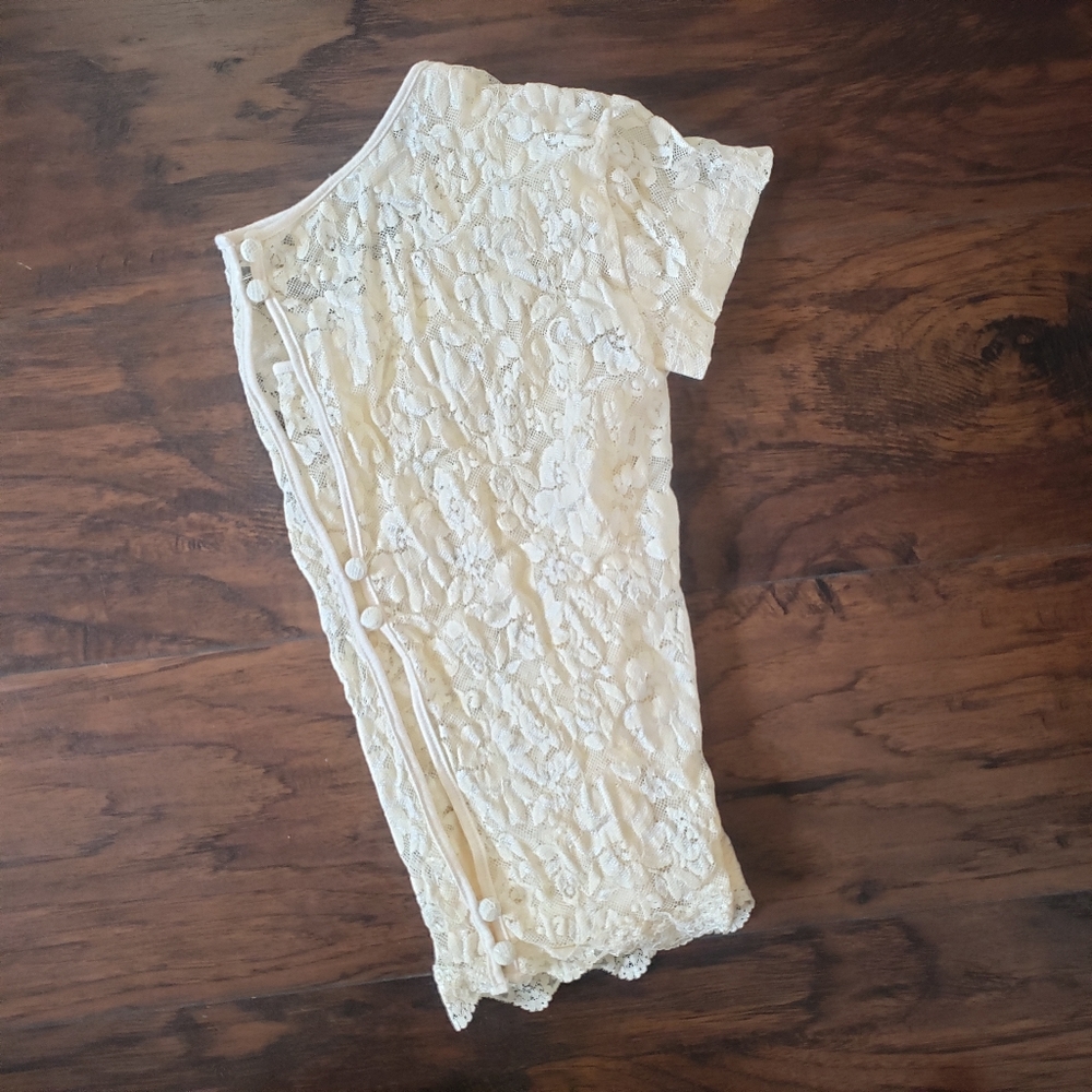 Carlotte Russe | Medium | Cream Lace Crop Top - Picture 6 of 7